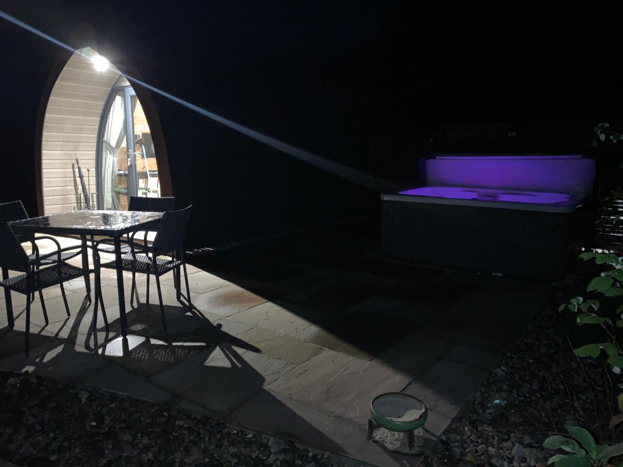 Red Squirrel Pod With Hot Tub Villa Oban Exterior photo