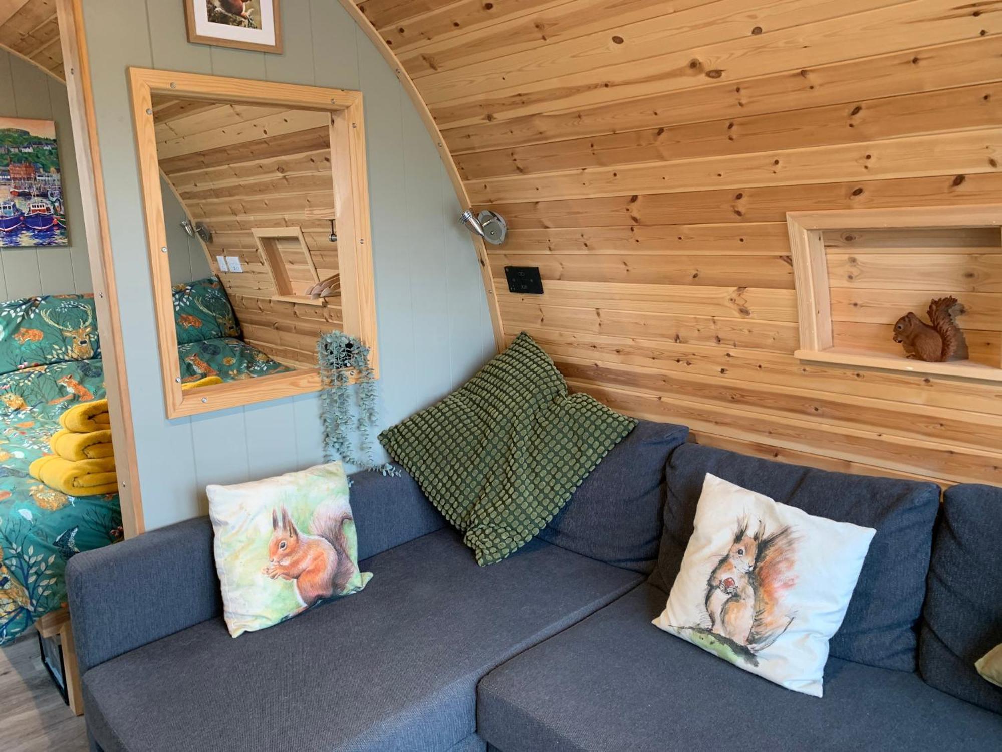 Red Squirrel Pod With Hot Tub Villa Oban Exterior photo